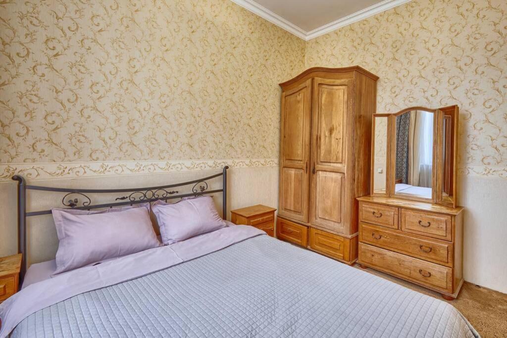 Apartment Near Bessarabsky Square Kiev Bagian luar foto