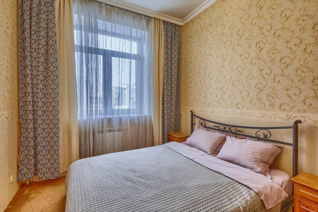 Apartment Near Bessarabsky Square Kiev Bagian luar foto