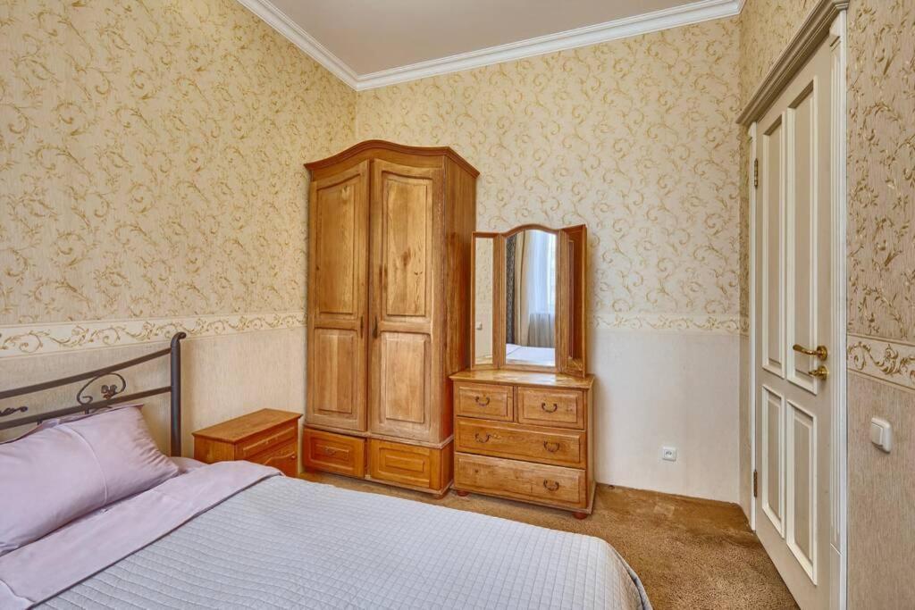 Apartment Near Bessarabsky Square Kiev Bagian luar foto