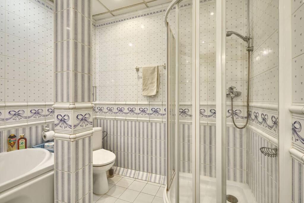 Apartment Near Bessarabsky Square Kiev Bagian luar foto