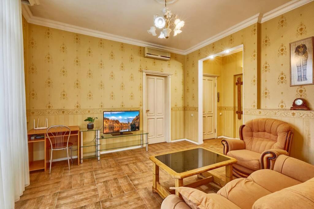 Apartment Near Bessarabsky Square Kiev Bagian luar foto
