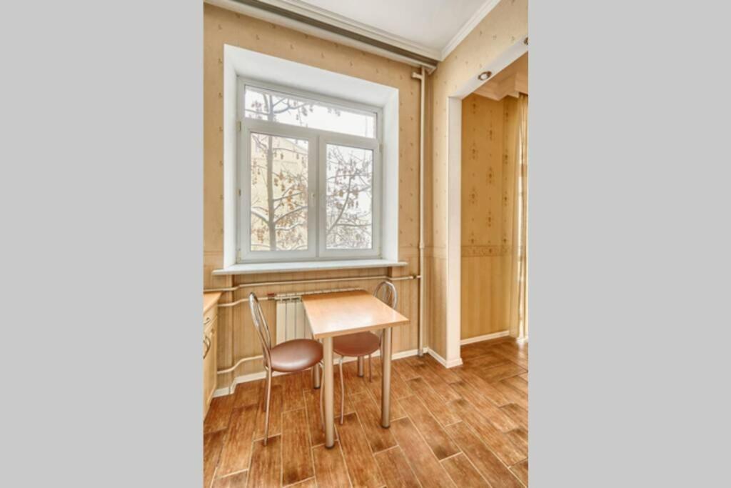 Apartment Near Bessarabsky Square Kiev Bagian luar foto
