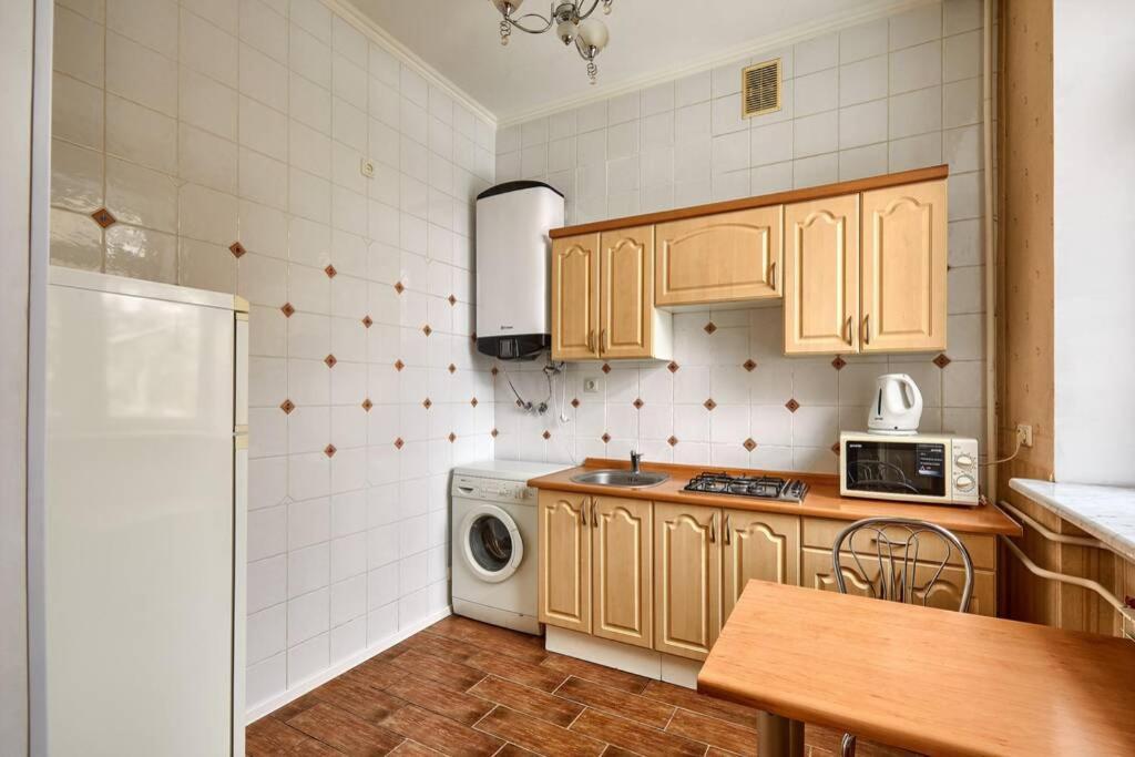 Apartment Near Bessarabsky Square Kiev Bagian luar foto